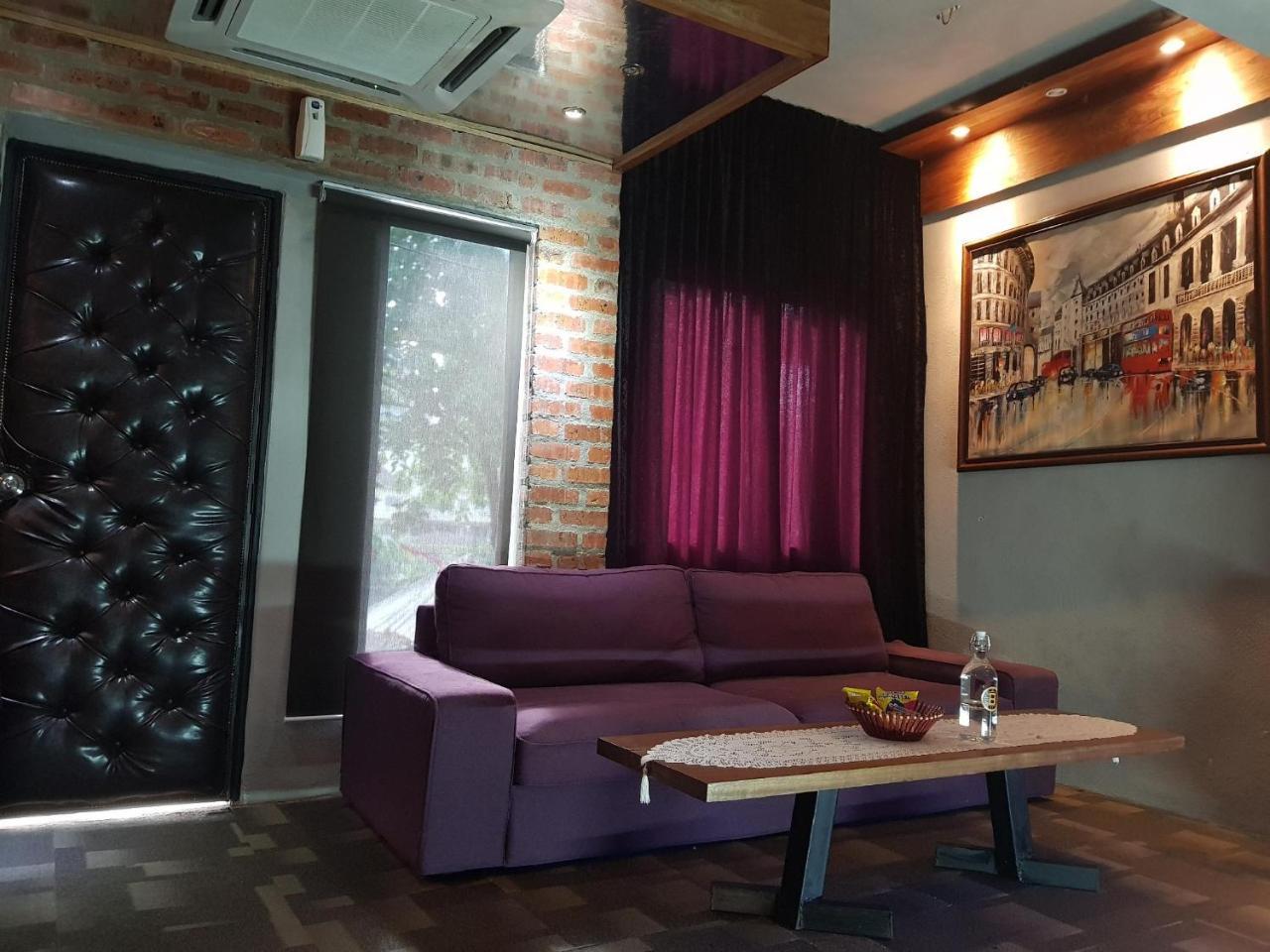 Bunker Hotel & Restaurant Kuala Lumpur Exterior photo